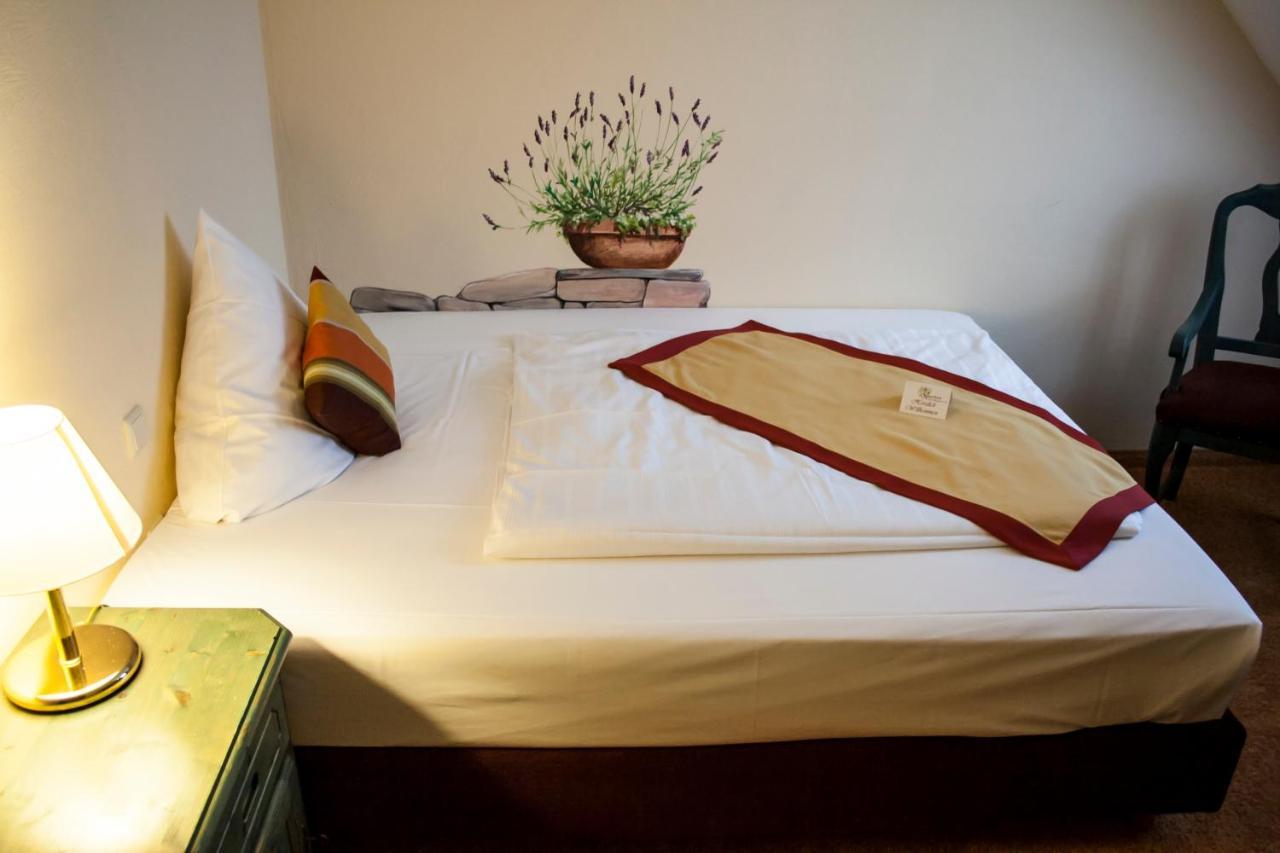 Hotel Speeter Weisenheim am Berg Room photo