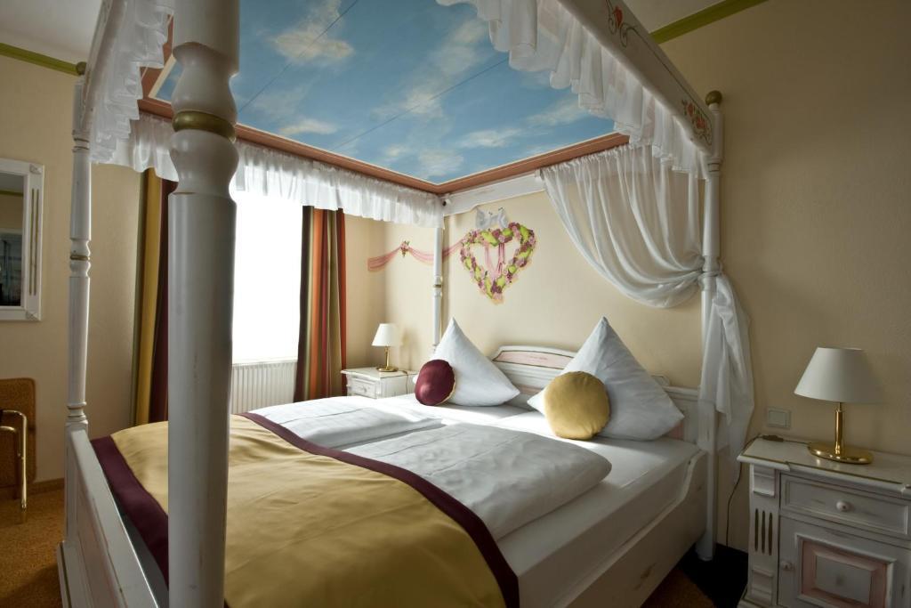 Hotel Speeter Weisenheim am Berg Room photo