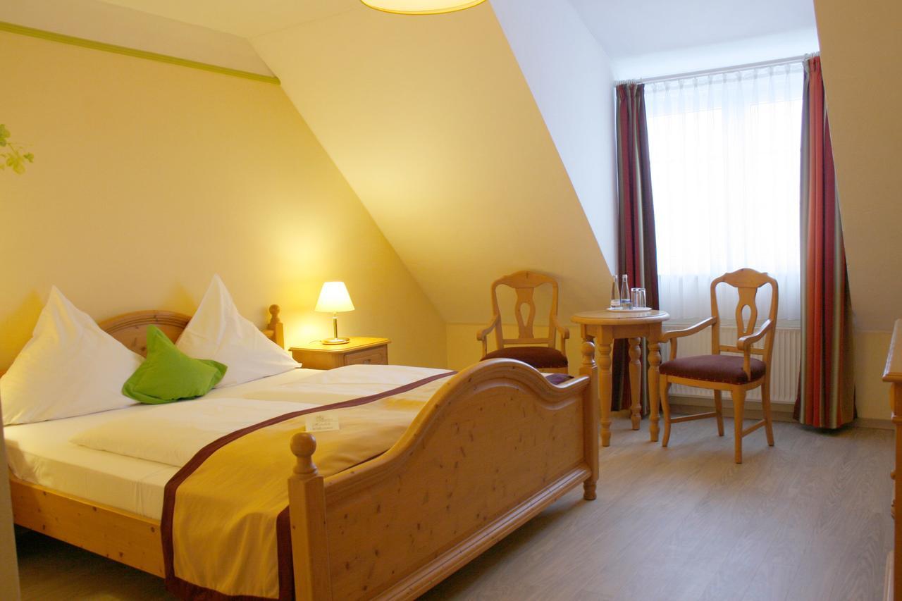 Hotel Speeter Weisenheim am Berg Exterior photo